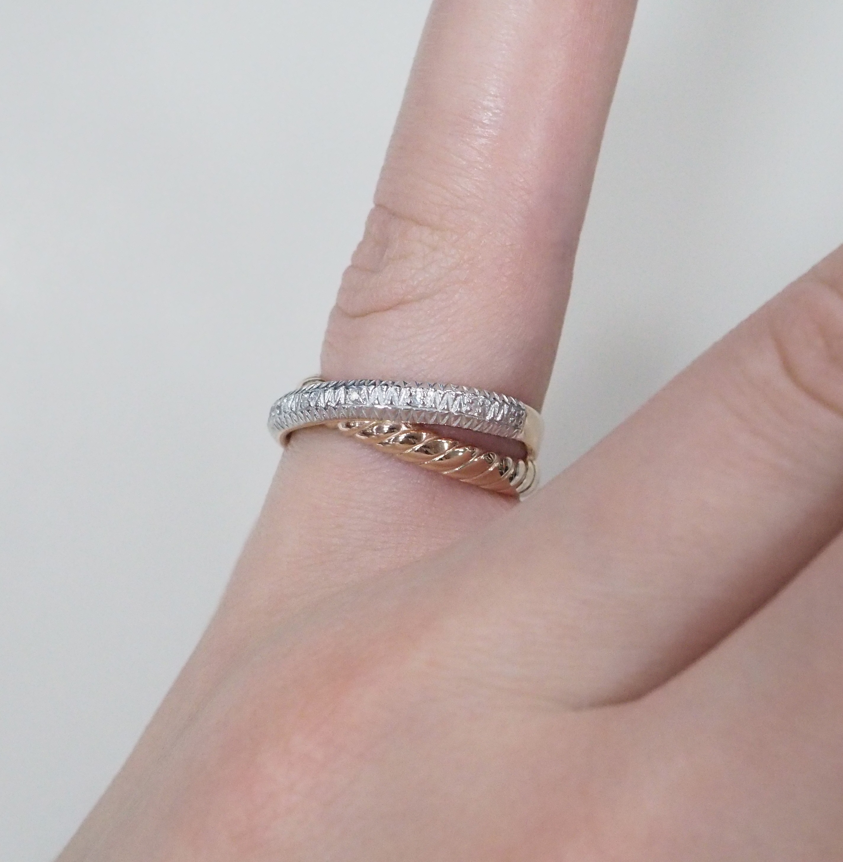 Серебряное кольцо с бриллиантами